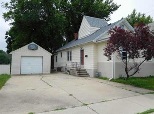 1202 E Hines Ave, Peoria Heights, IL