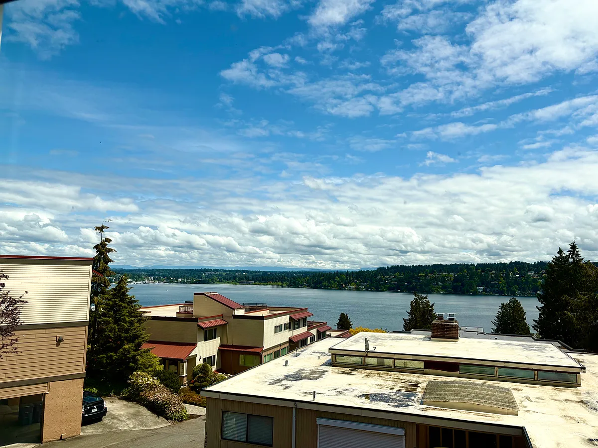 Building Photo - 15514 Bothell Way NE #201