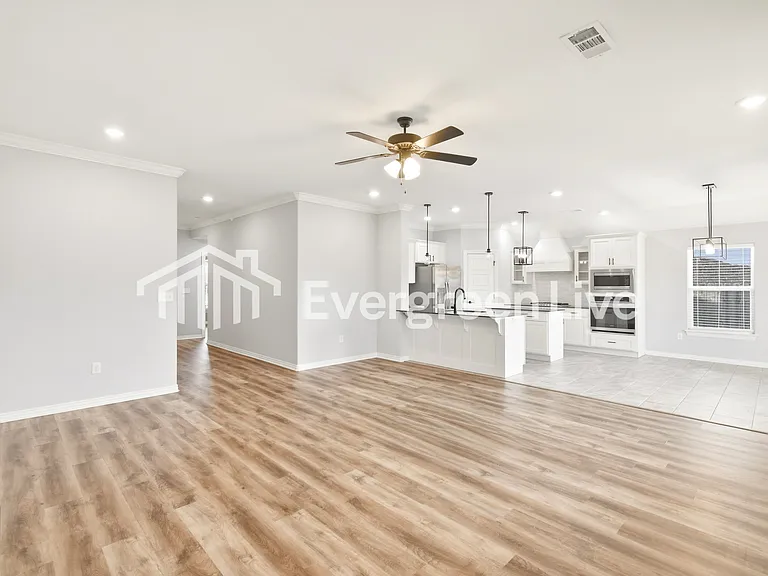 4346 W Barhem Dr — Photo 3