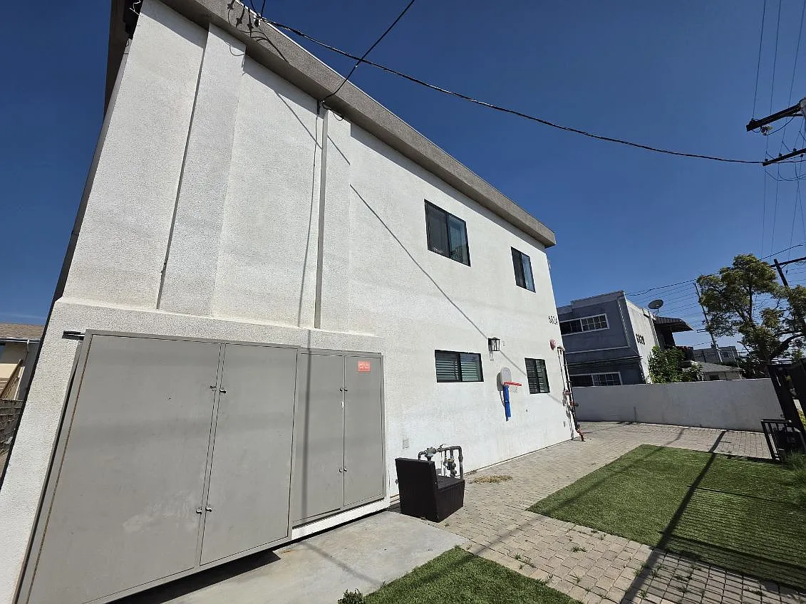3 bed, 1000 sqft, $2,895 — Photo 3