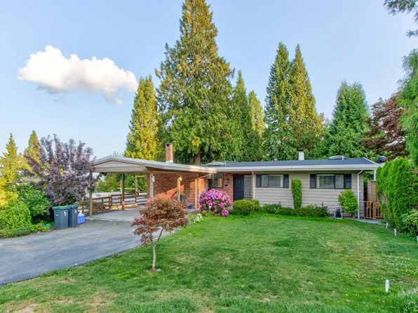 1177 E 15th St, North Vancouver, BC V7J 1K6