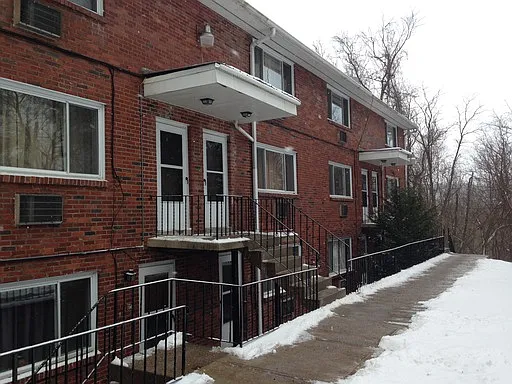 900 Seneca Ct APT 43 photo 1