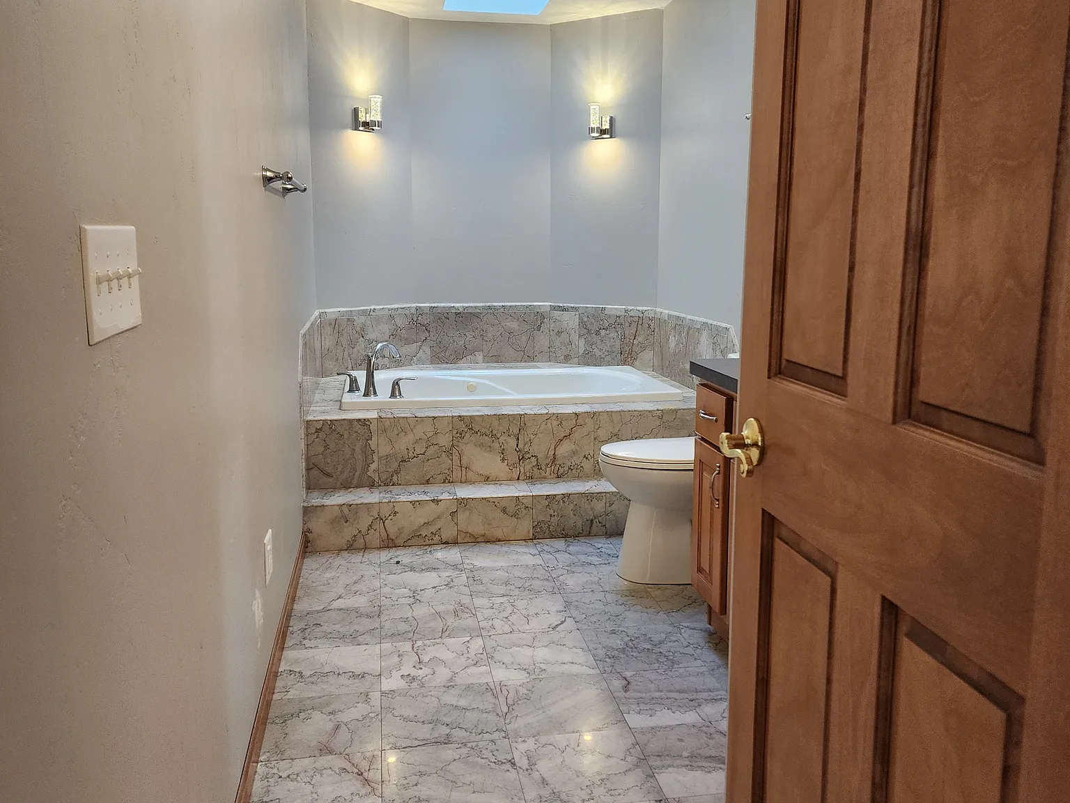 3 bed, 2900 sqft, $2,950 — Photo 4