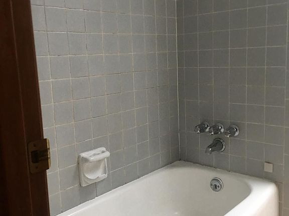 5th image of 1124 Market St APT 4