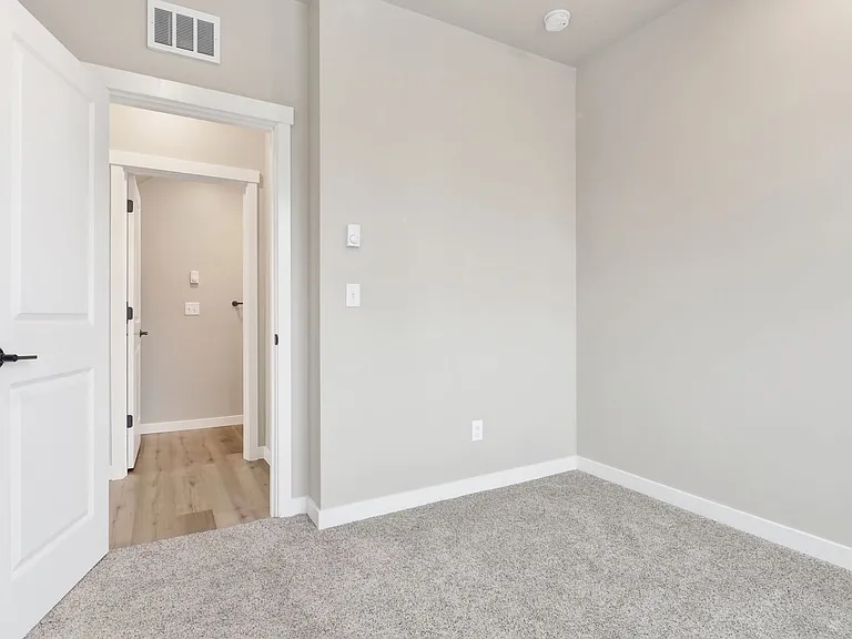 343 Martin St — Photo 25