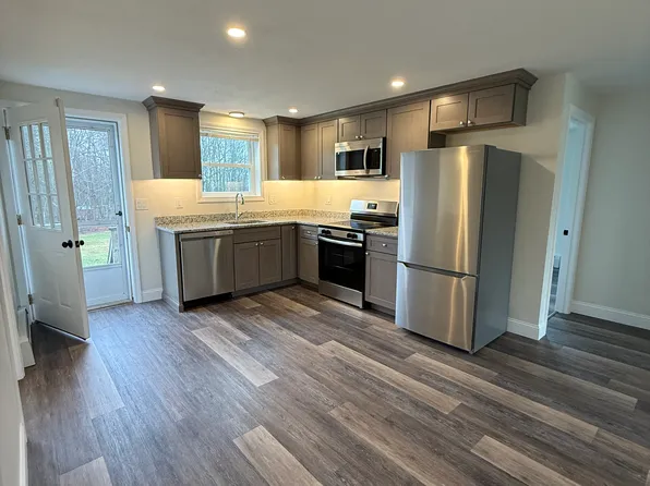 33 Johnson Meadow Rd #A, Hampstead, NH 03841