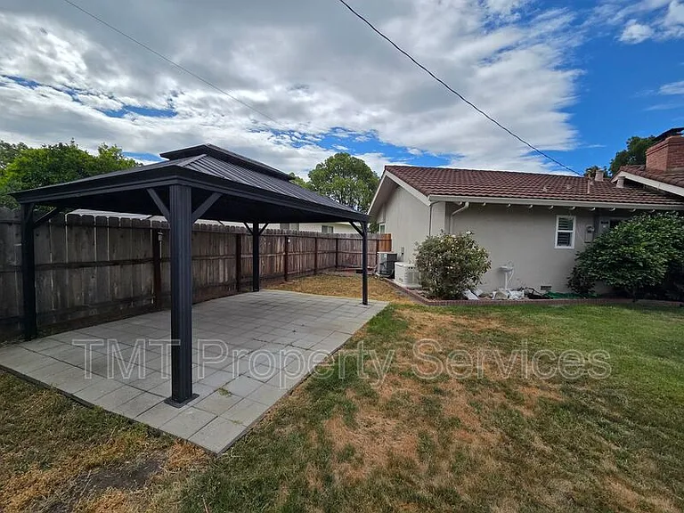 9 W Robinhood Dr — Photo 75