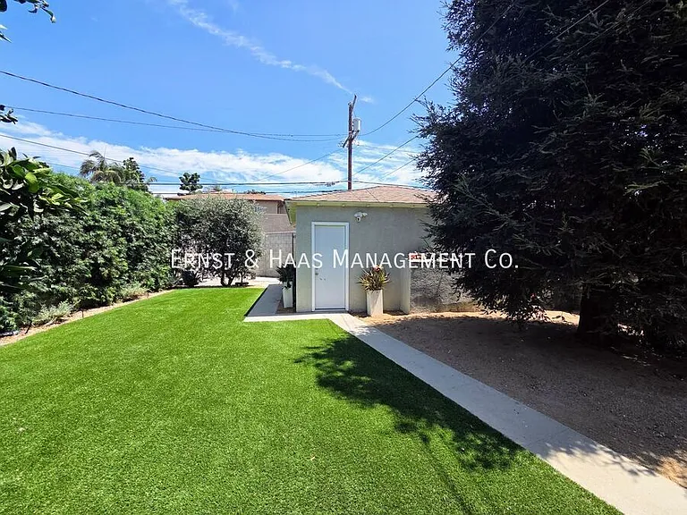 1926 Daisy Ave — Photo 32