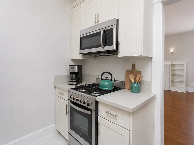 1711 E Ocean Blvd — Photo 14