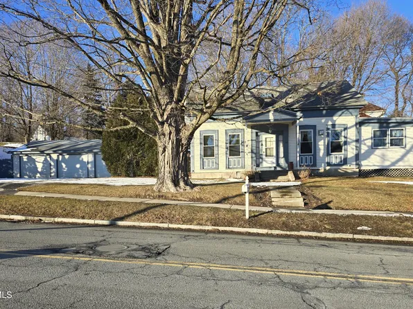 27 Church St, Cheshire, MA 01225