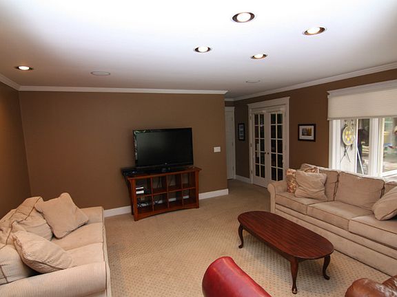 4th image of 8612 Hornbeam Ln