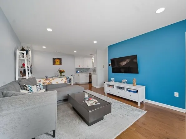 253 Park Ave APT 305, Rutherford, NJ 07070