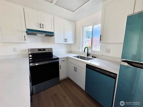 3rd image of 8823 Holly Drive #H204