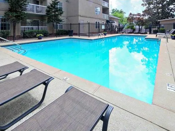 1075 Peachtree Walk NE, Atlanta, GA