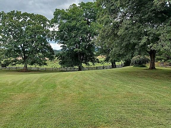 5th image of 14099 Hopkins Gap Rd