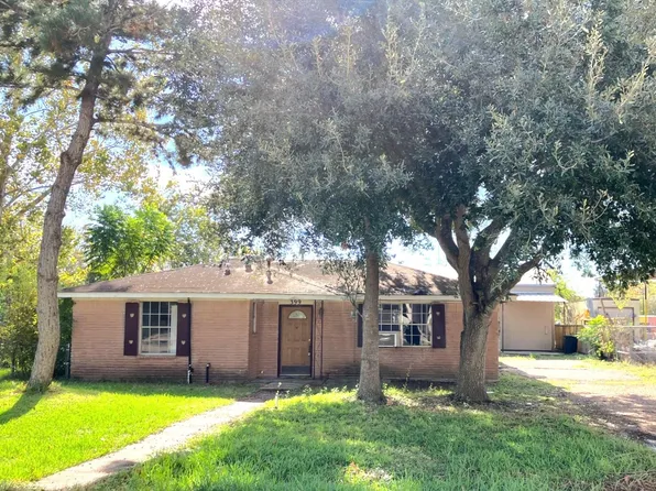 399 Pecan St, Lolita, TX 77971