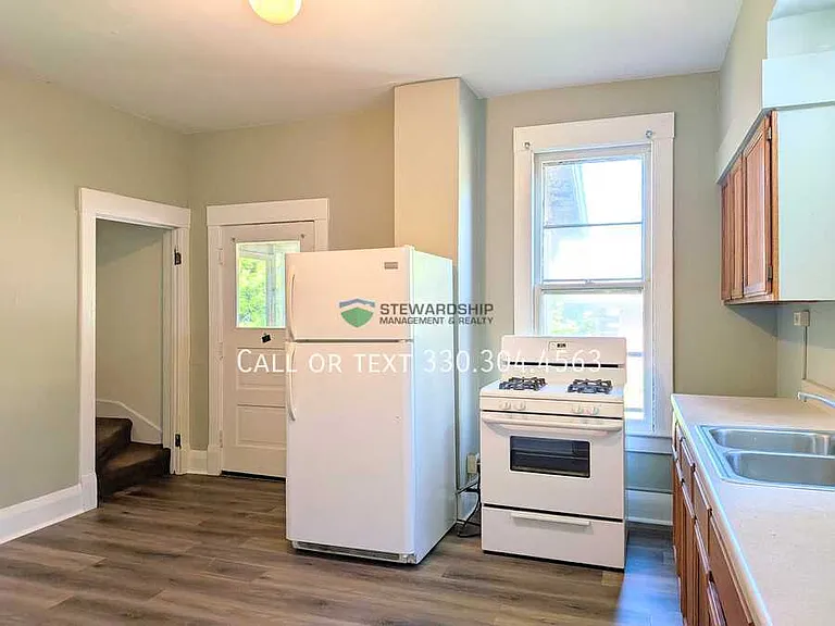 41 6th St SE — Photo 2