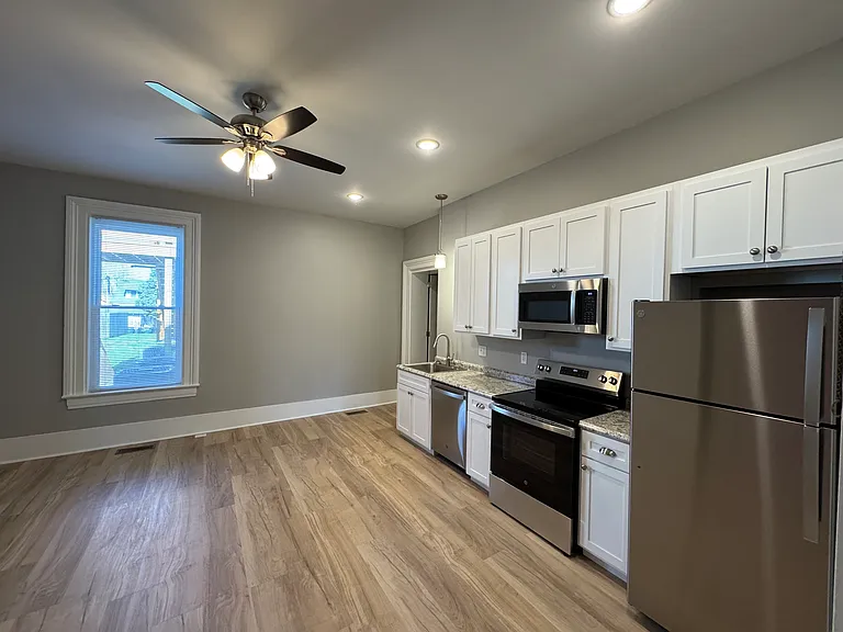 1407 E Market St #1 — Photo 3