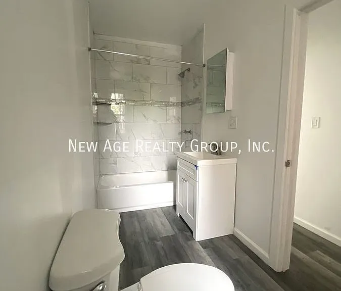 906 N 41st St #2 — Photo 10