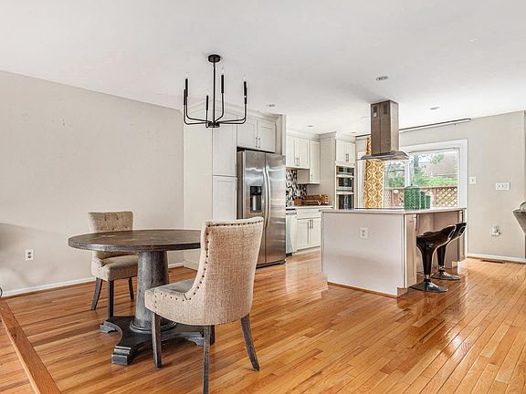 4th image of 4652 Luxberry Dr