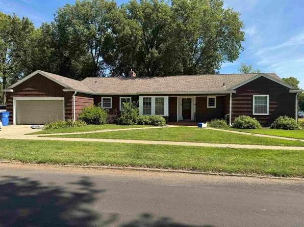 9 N Pine St, Vermillion, SD 57069