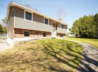 32 Pond Rd, Lewiston, ME 04240