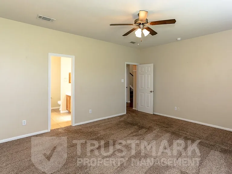212 Crowfoot Dr #CROWFOOT212 — Photo 10