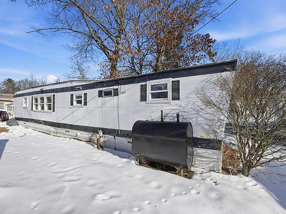 5th image of 404 Southwick Rd Trlr 34A