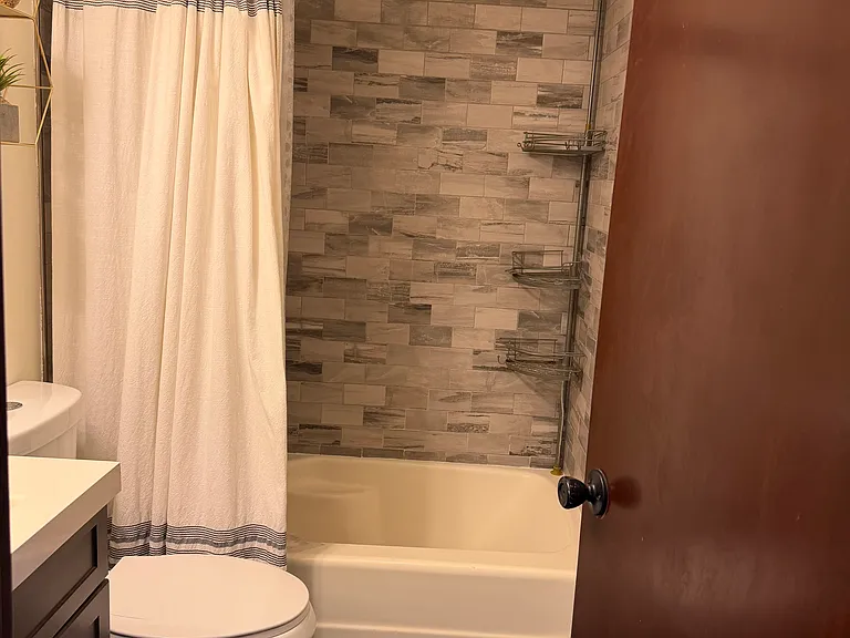 52 Heckel St #102 — Photo 23
