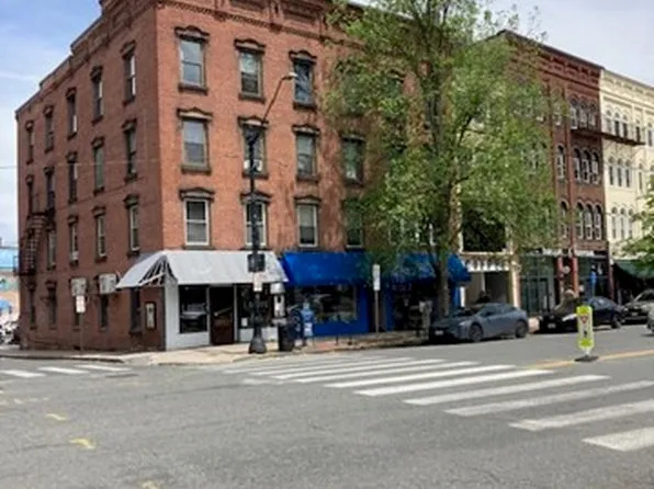 243 Main St #6, Northampton, MA 01060