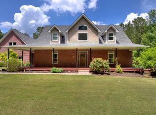 60 Deer Lodge Rd, Rydal, GA 30171