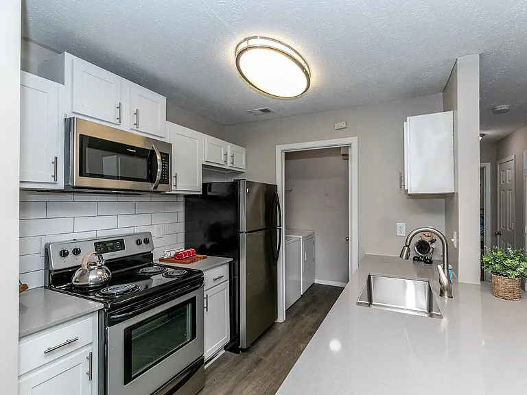 Model. Kitchen.