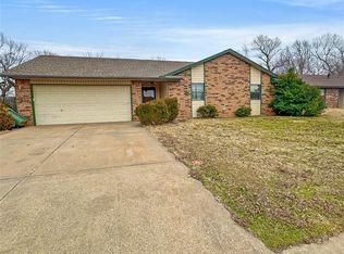 529 Cinnamon Dr, Edmond, OK 73003