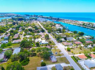 406 Bayshore Rd, Nokomis, FL 34275