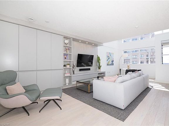 4th image of 112 Benton St #710