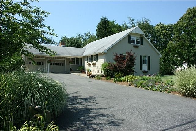 1st image of 135 Pinecrest Dr