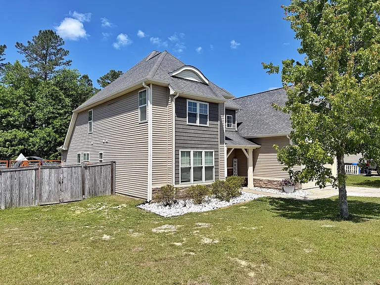 703 Stagecoach Dr — Photo 3