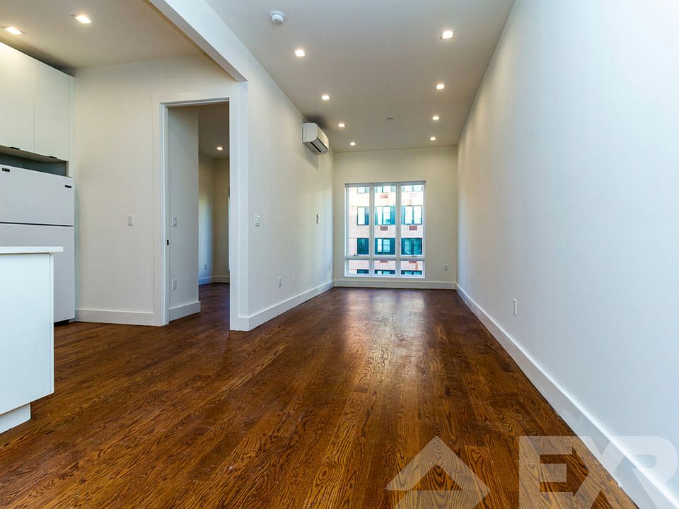 1st image of 556 Court St #4