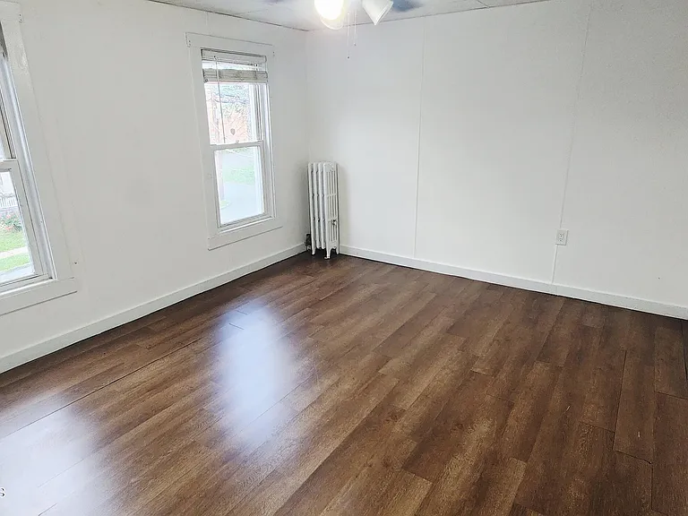110 Ash St — Photo 16