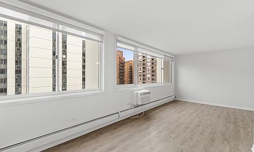 1st image of 1342 N Dearborn St