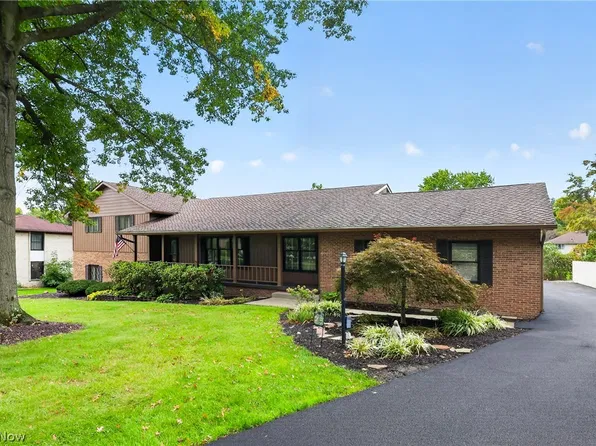 4160 Fairway Dr, Canfield, OH 44406
