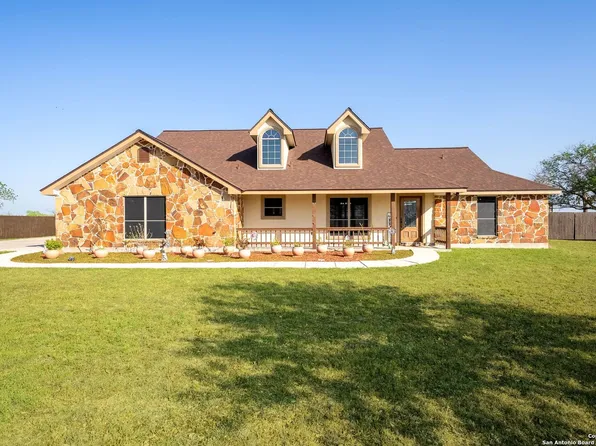 3362 Abbott Rd, St Hedwig, TX 78152