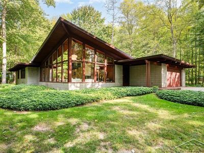 3871 E Kens Ln, Midland, MI, 48642