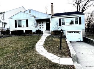 134 Walker Ave, Clarendon Hills, IL 60514