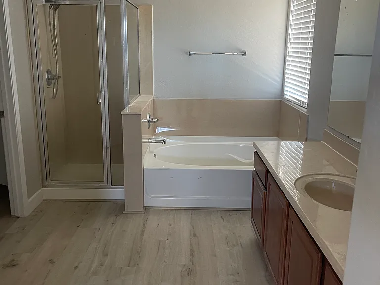 1121 E Jahns Dr — Photo 39