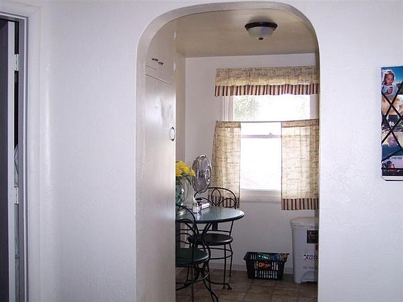 4th image of 531 N Holly St