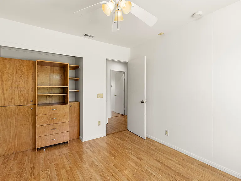 2170 Jefferson Ave — Photo 32