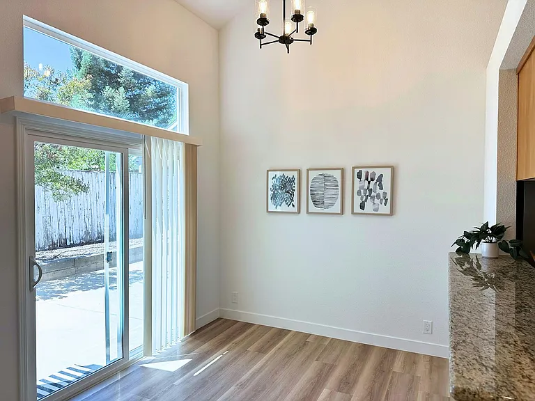 1661 La Paloma Ct — Photo 8