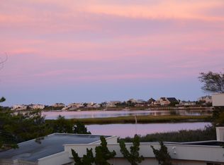 25 Exchange Pl, Westhampton Beach, NY 11978