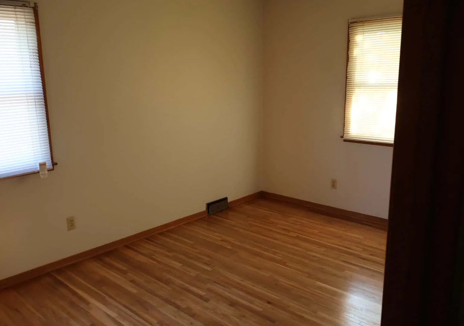 3 bed, 1000 sqft, $1,600 — Photo 4